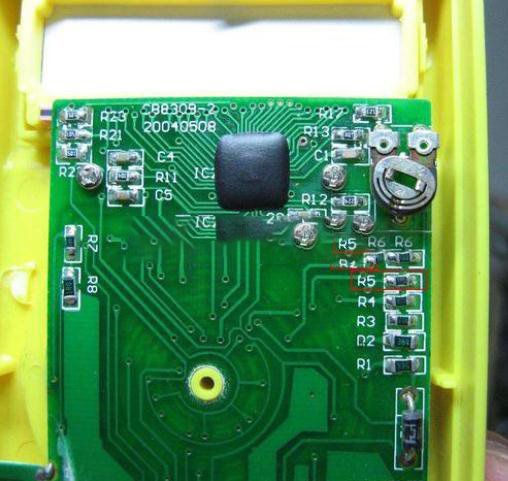 兆欧表如果输出2500v的电压，对人并没有危险？