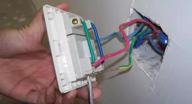 开关插座安装心得分享不留遗憾，注意好这几点不用二次拆装！