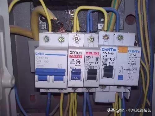 如果您家里的灯突然不亮了，你会怎么做？现在让我们来学习一下