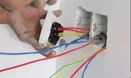 家具电路改造装修工程，下面的坑你遇上几个？