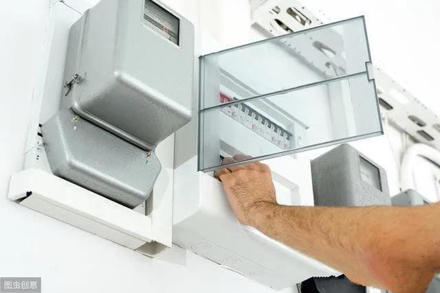 家庭电路总闸用漏保好还是空开好？教你如何安全使用它们！