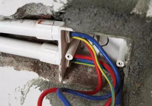 教你电线如何穿管， 学会这几招轻松上手！