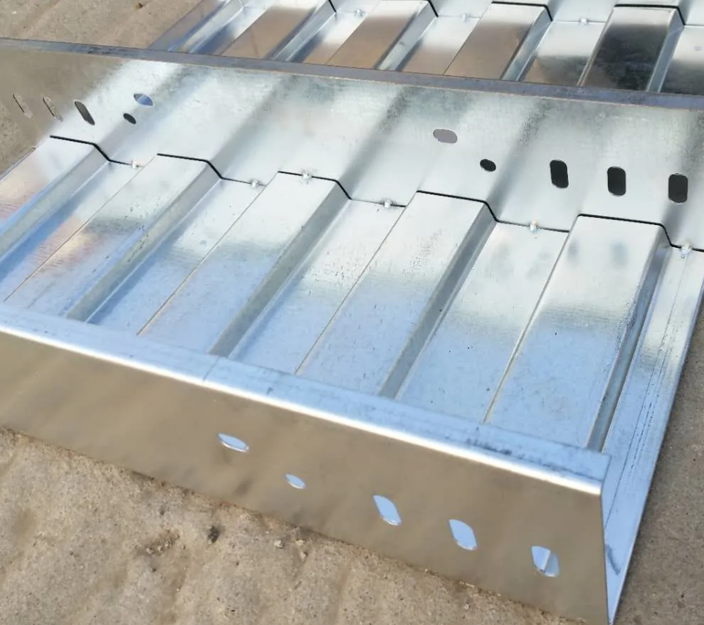 节能瓦楞式桥架