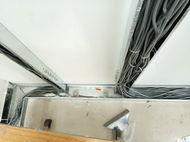 线槽里面的线可以不固定吗