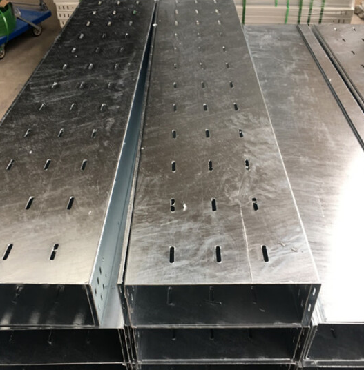 地面电缆槽盒的特点